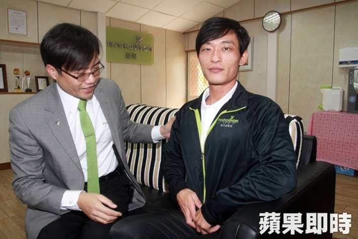 Executive Director Narconon Taiwan with a staff member